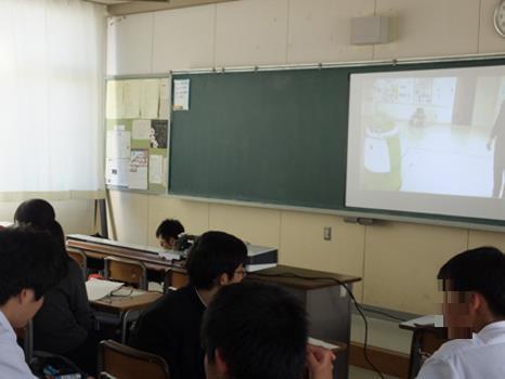 愛知県立豊丘高校にて機械工学系　田崎良佑助教が講演しました。